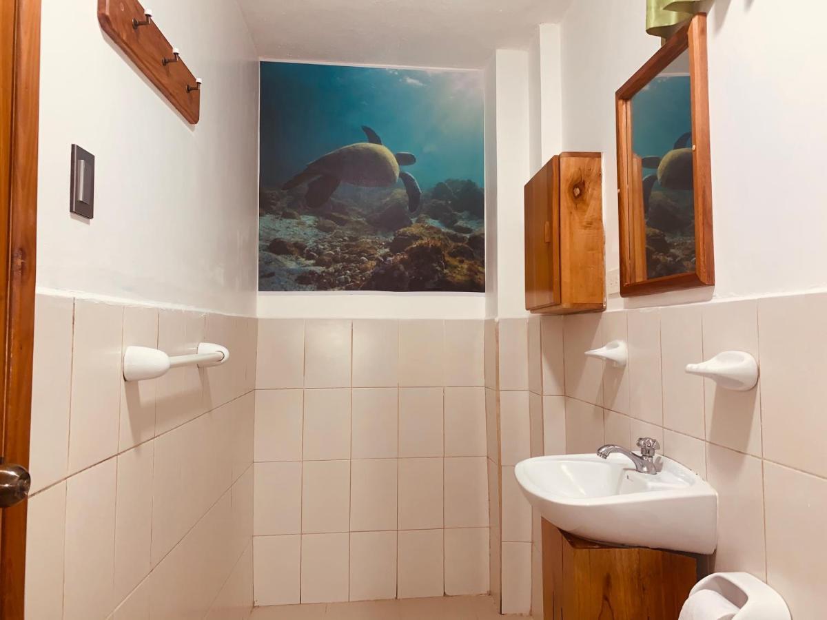 Hostal White House Galapagos Puerto Ayora  Luaran gambar