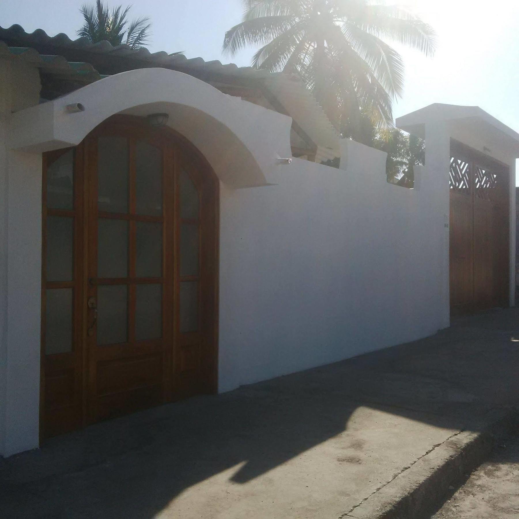 Hostal White House Galapagos Puerto Ayora  Luaran gambar