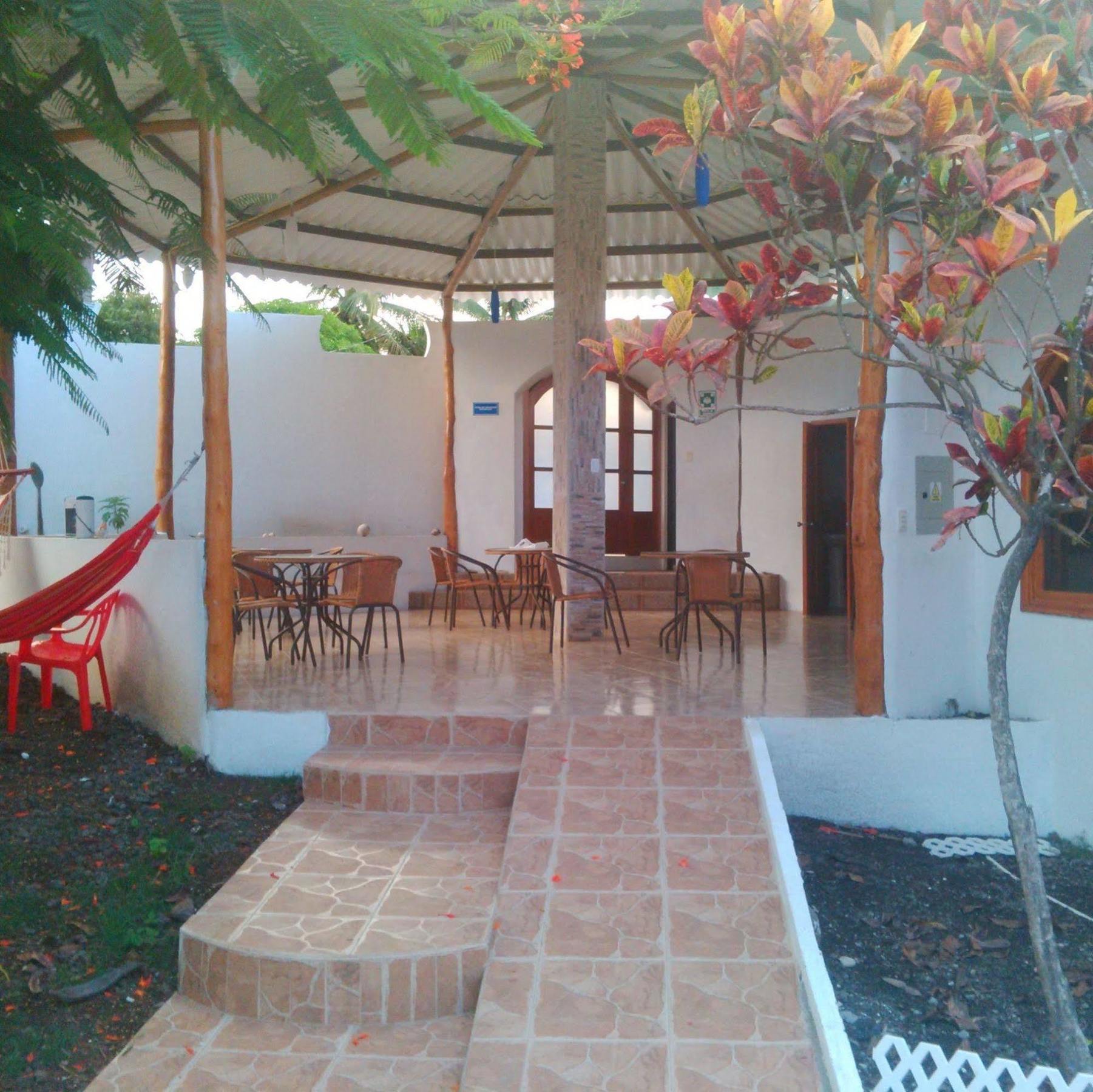 Hostal White House Galapagos Puerto Ayora  Luaran gambar
