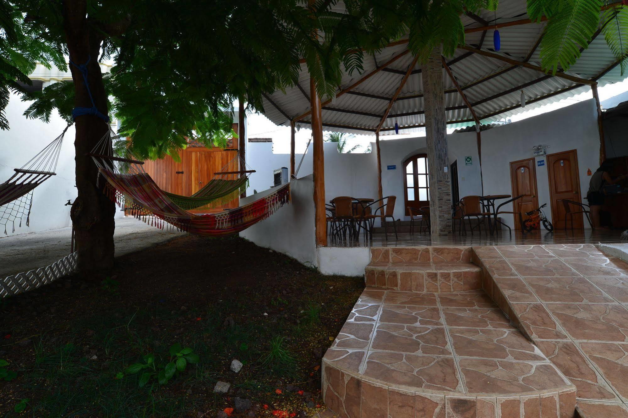 Hostal White House Galapagos Puerto Ayora  Luaran gambar