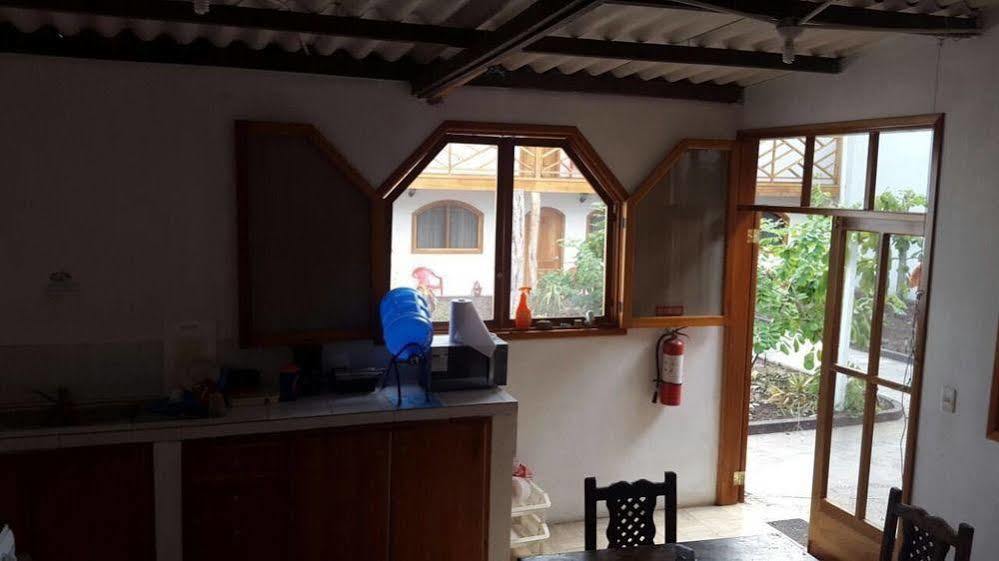 Hostal White House Galapagos Puerto Ayora  Luaran gambar